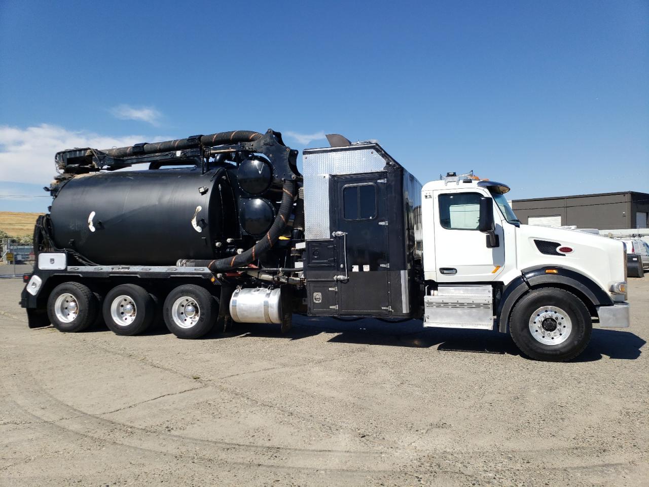 2017 Peterbilt #1