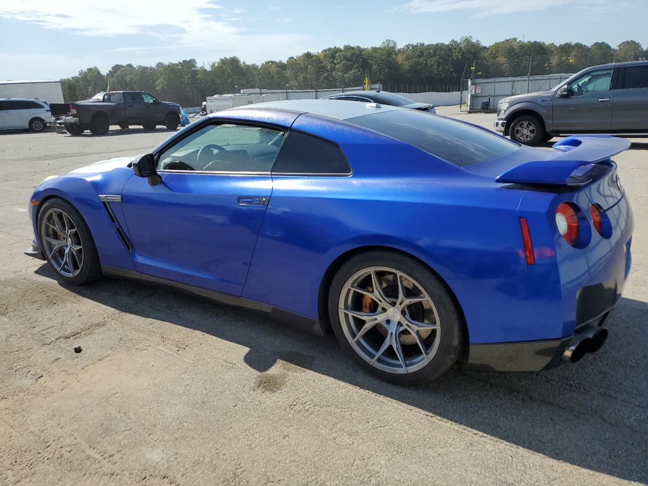 2010 Nissan #2