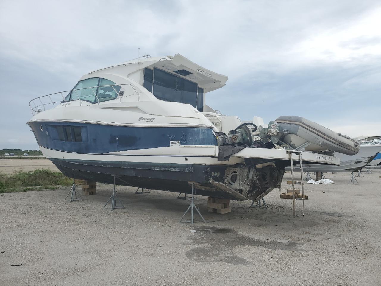 2014 Cruisers Yachts #3
