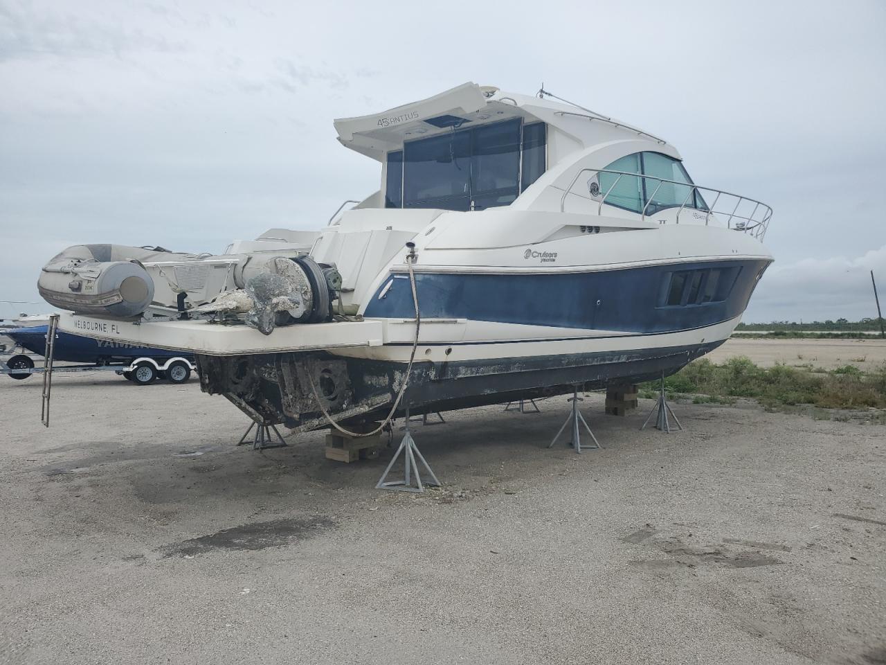2014 Cruisers Yachts #4