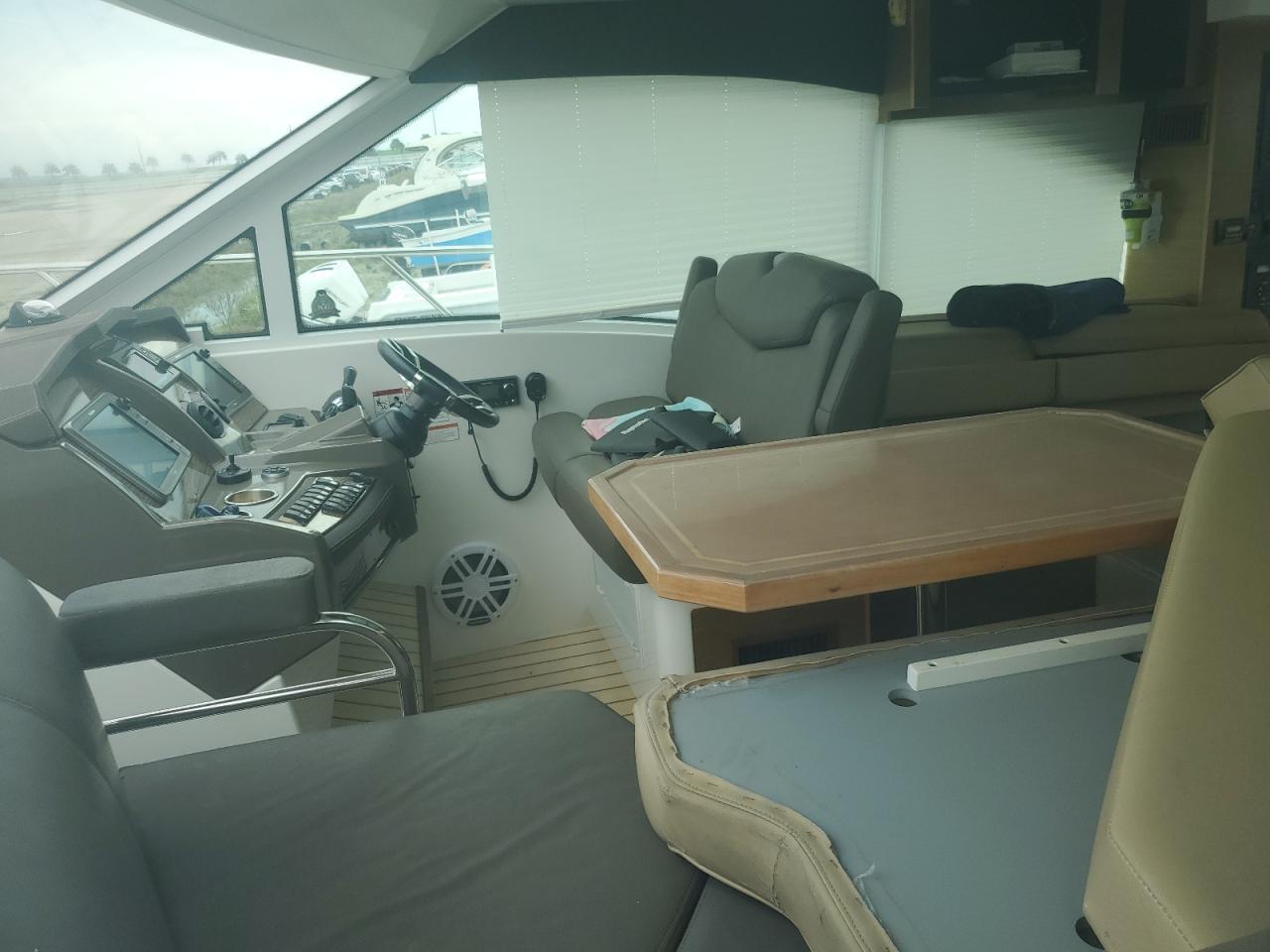 2014 Cruisers Yachts #5