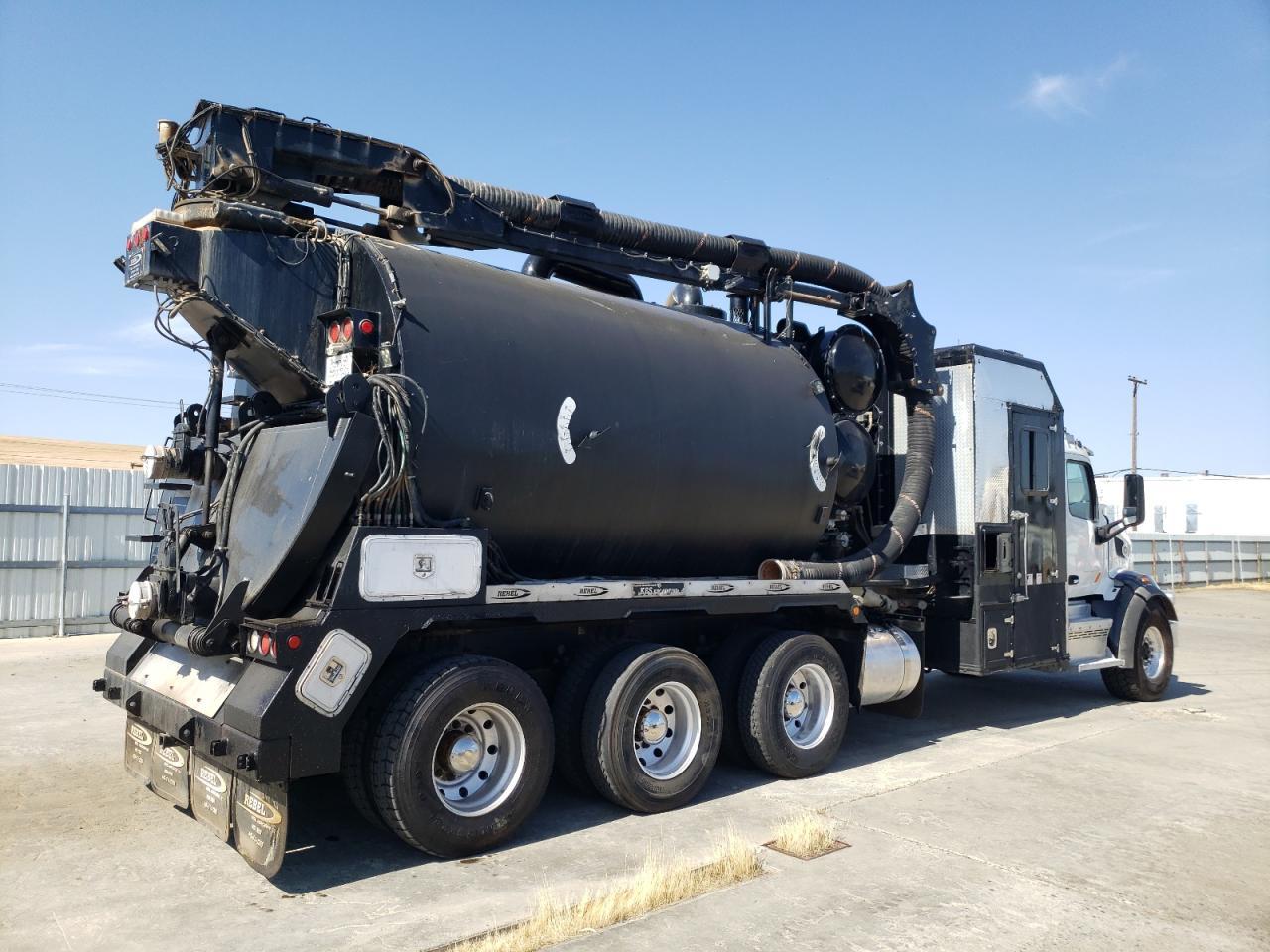 2017 Peterbilt #4