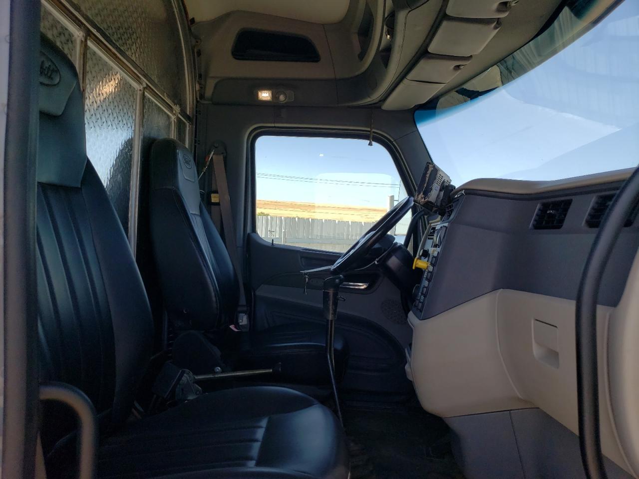 2018 Peterbilt #5
