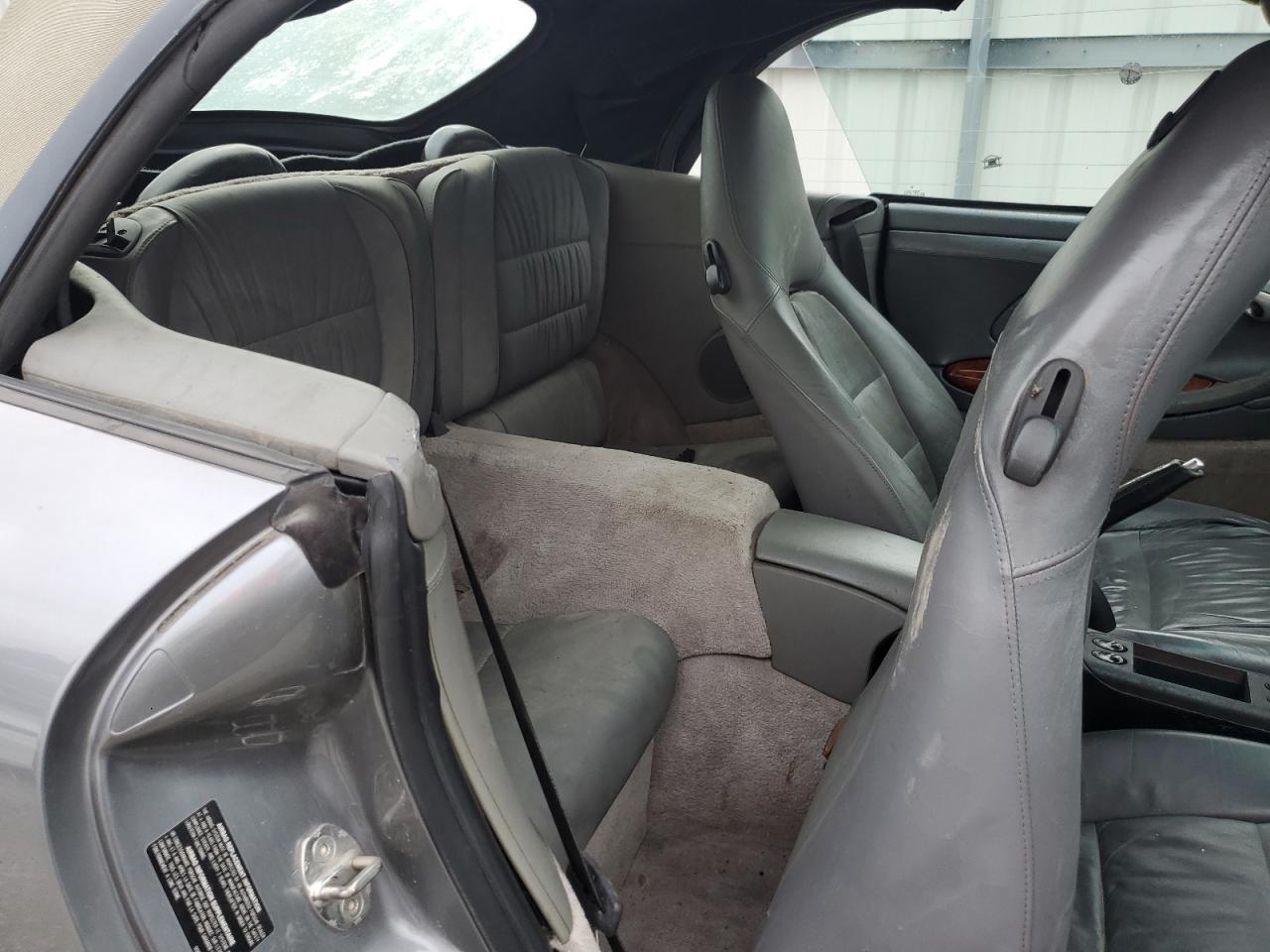 2001 Porsche #10
