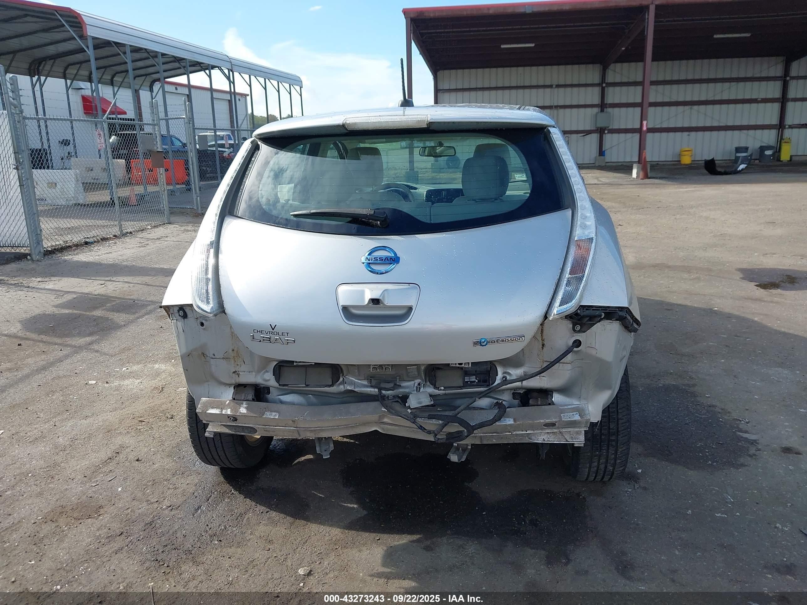 2015 Nissan #16