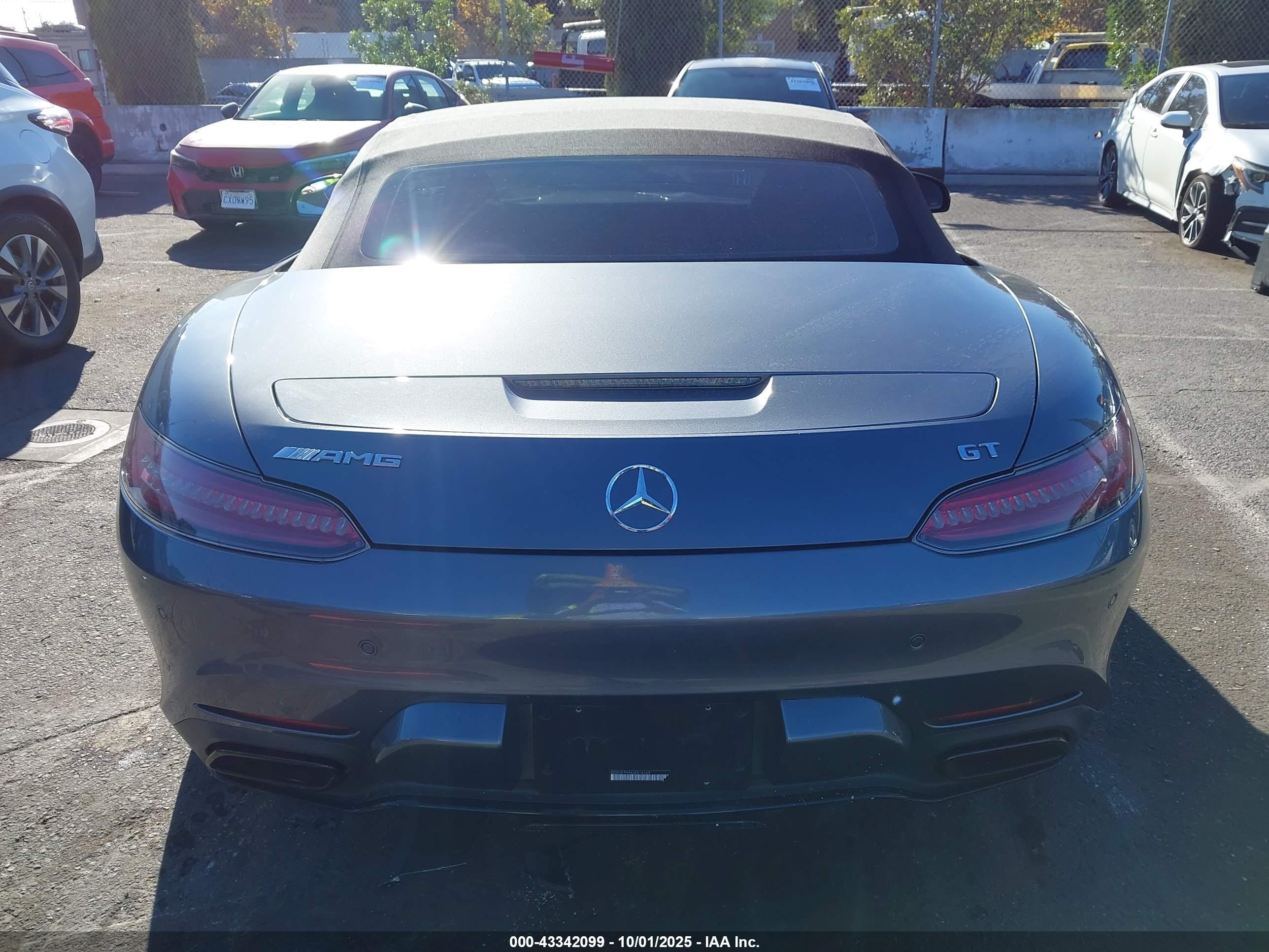 2018 Mercedes-Benz #17