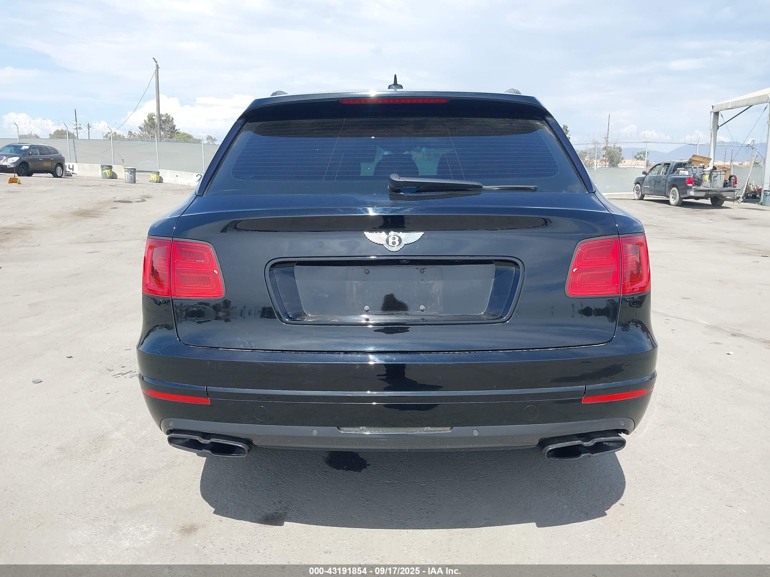 2019 Bentley #16