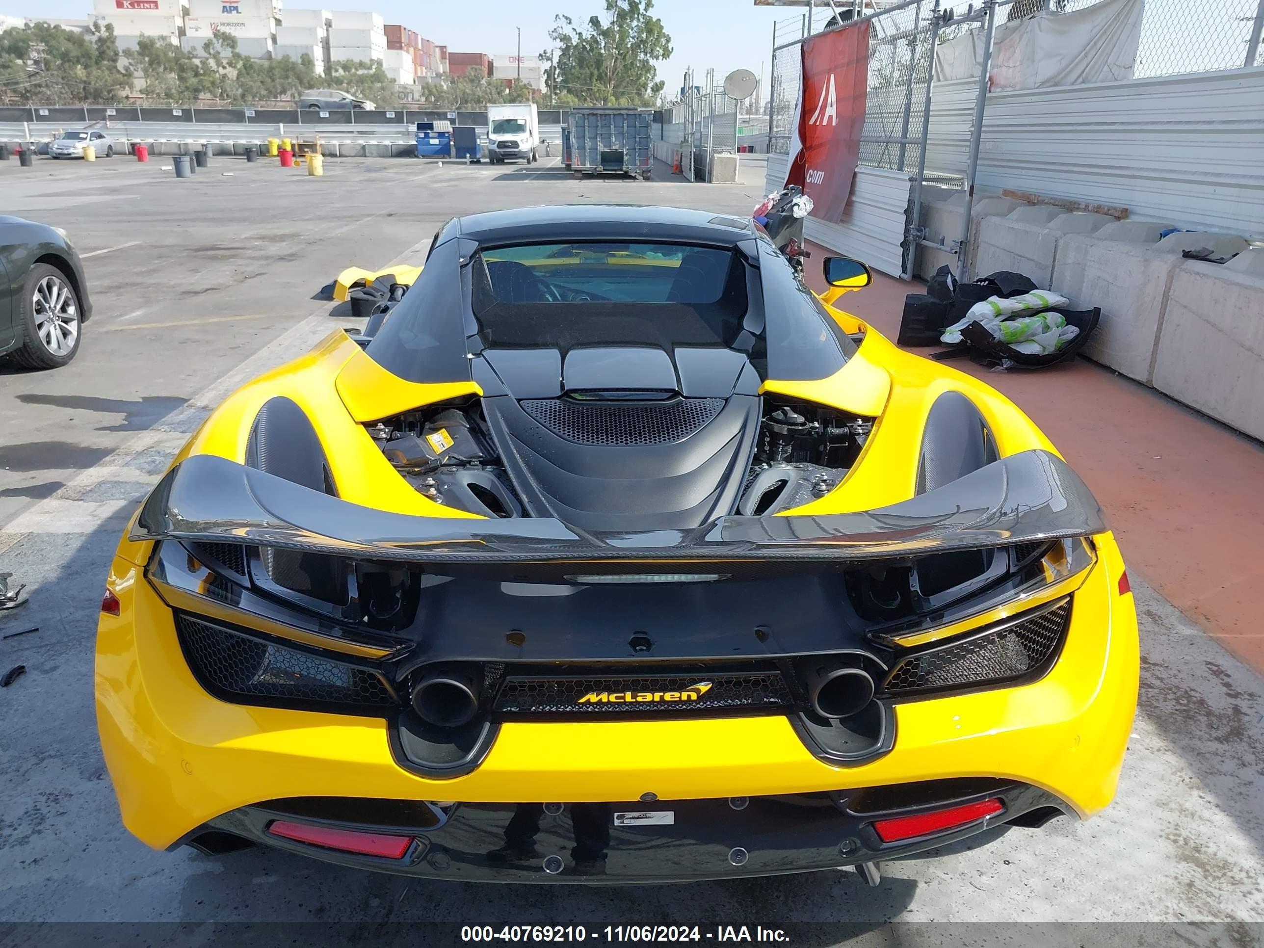 2022 McLaren #17