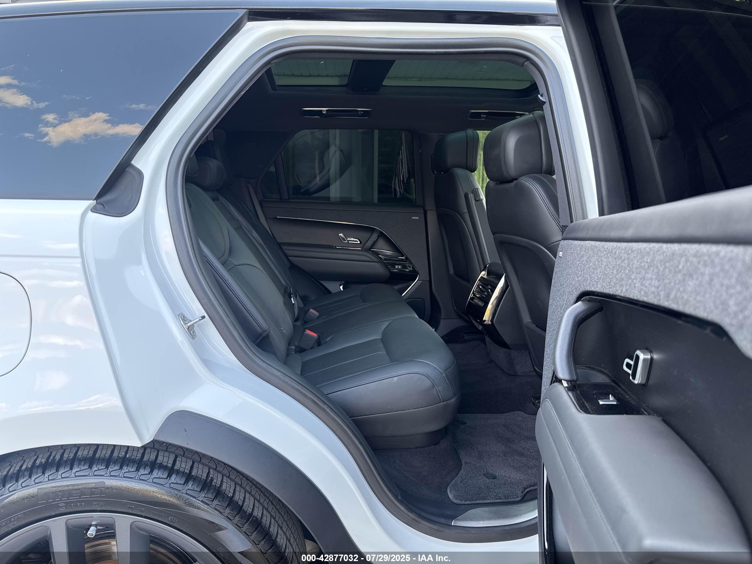 2023 Land Rover #8