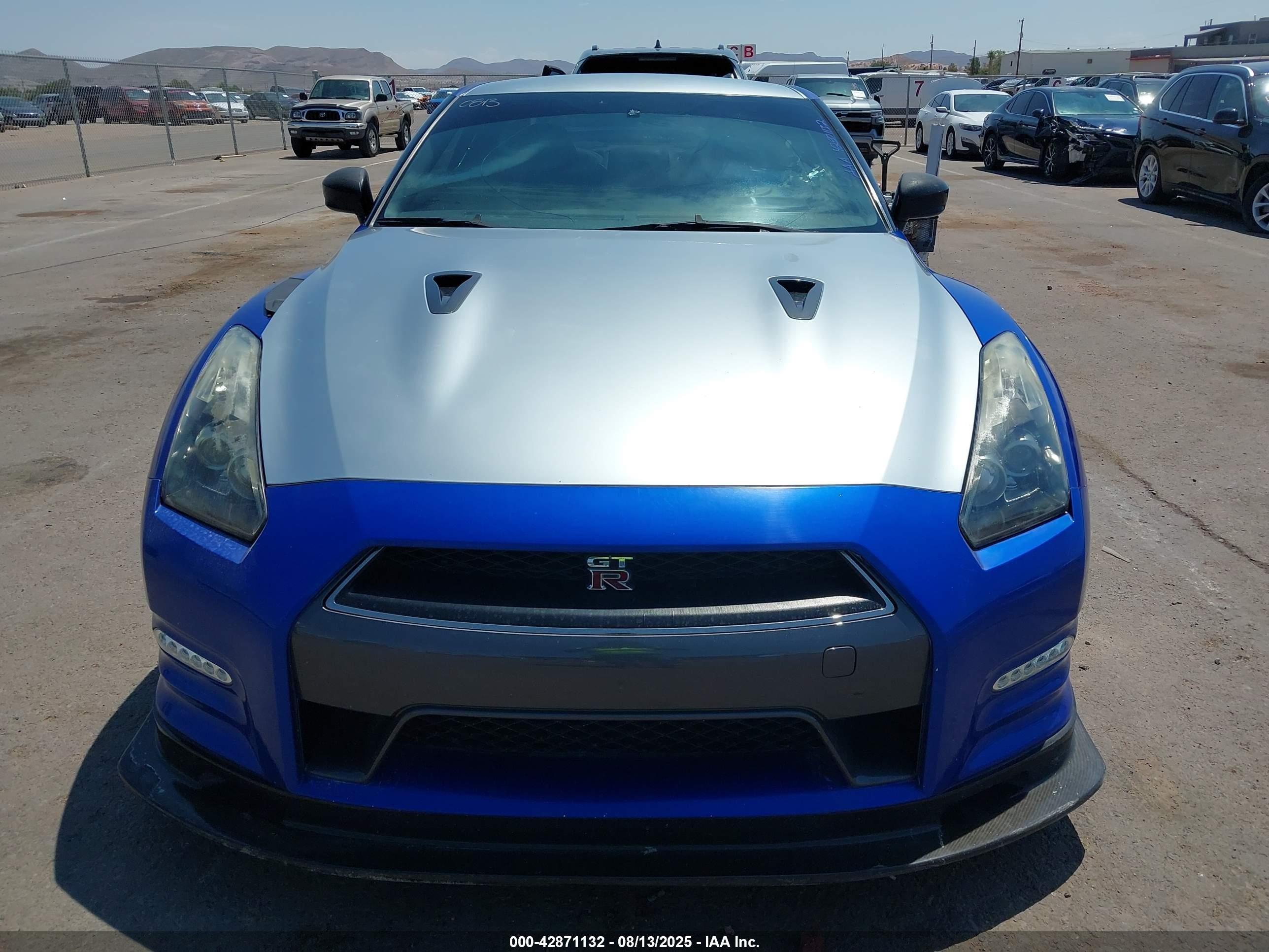 2010 Nissan #12